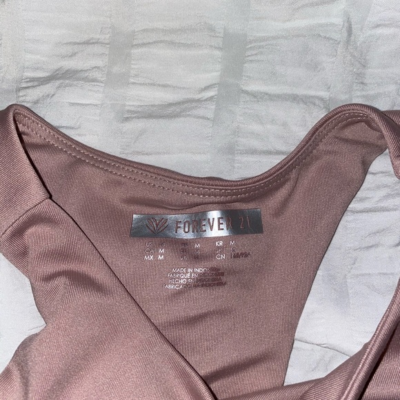 sports bra - Picture 2 of 6